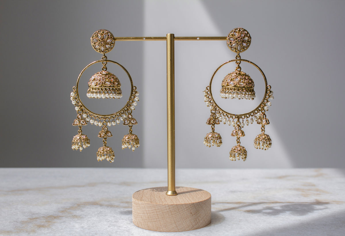 CHANDNI Earrings Gold - Main Image